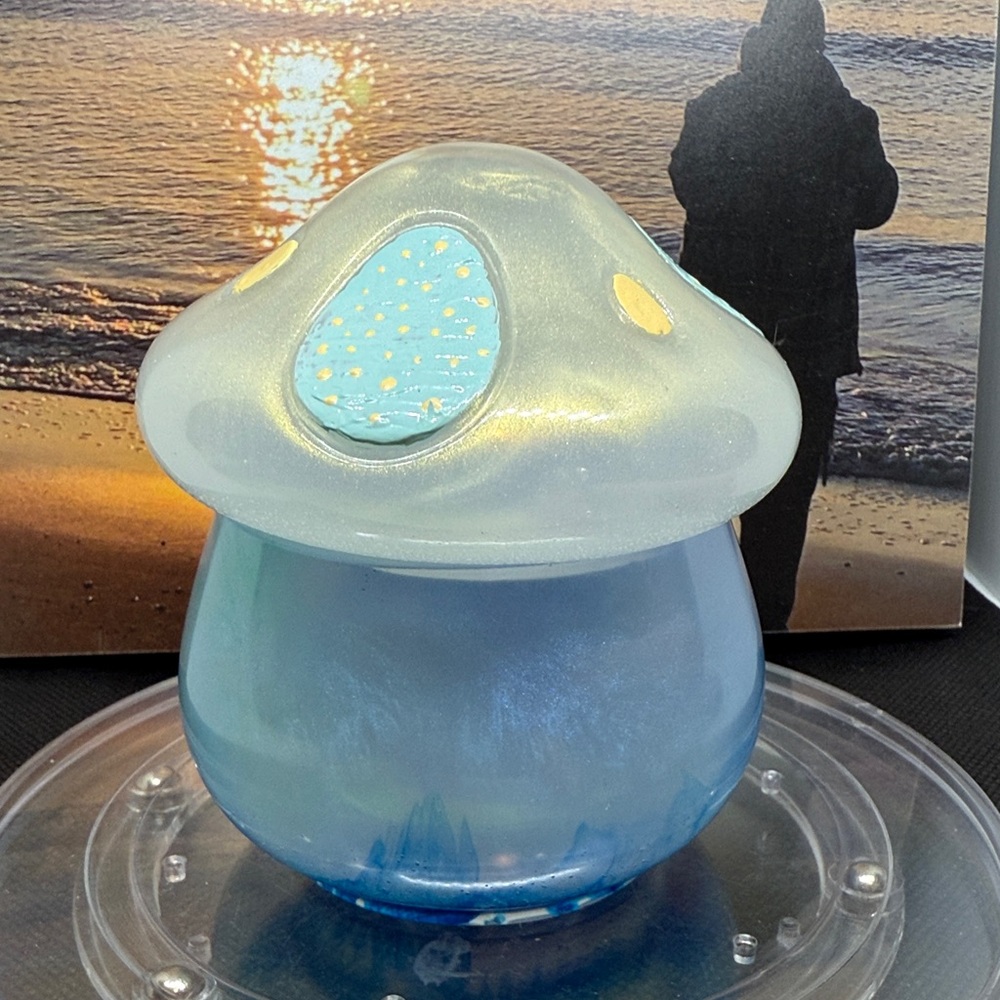 Blue and White Resin Mushroom Jar Decor - Picture 11 of 12
